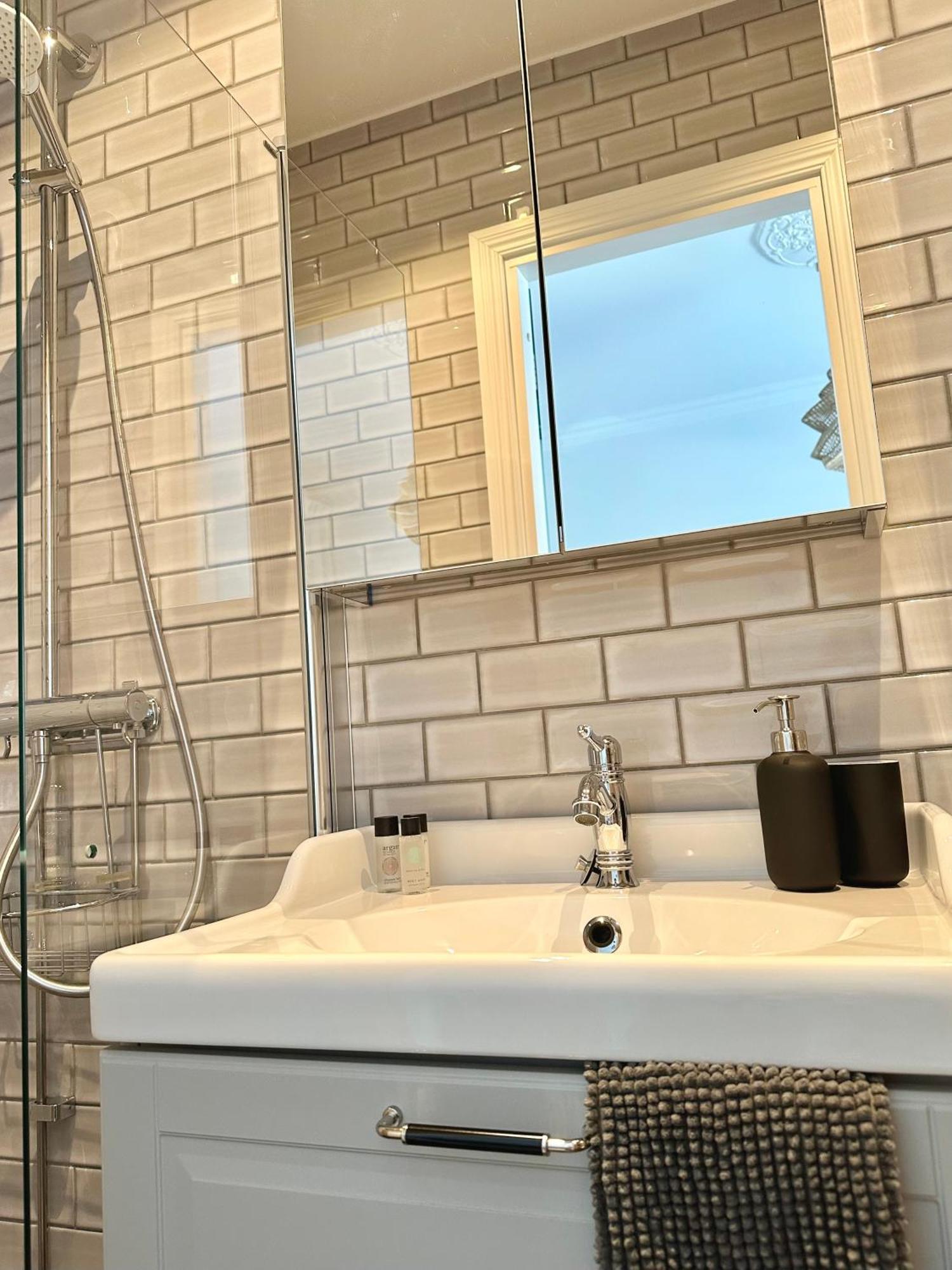 Wow, Foereningsgatan 9 Aparthotel กอเทนเบิร์ก ภายนอก รูปภาพ